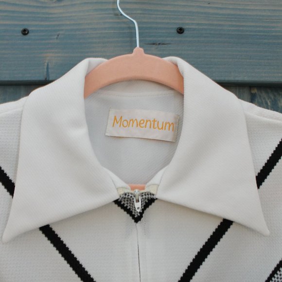 Black and White Sleeveless Dress - Picture 2 of 6